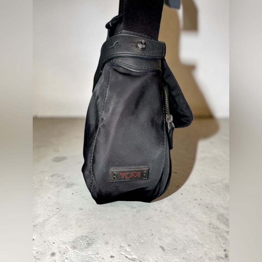 TUMI Black Ballistic Nylon Crossbody Messenger Travel Bag Adjustable Strap - Picture 5 of 14